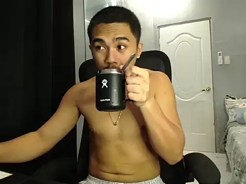 Snapshot of pinoyAdrianneXXX chatting on 10-16-25, 12:33 pinoyAdrianneXXX online show from 10-16-25, 12:33