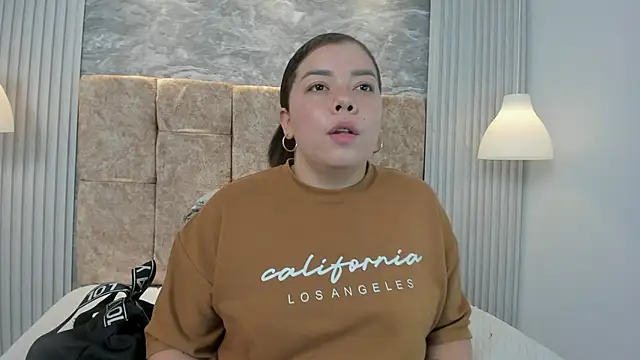 Snapshot of leilapons chatting on 09-14-25, 05:23 leilapons online show from 09-14-25, 05:23