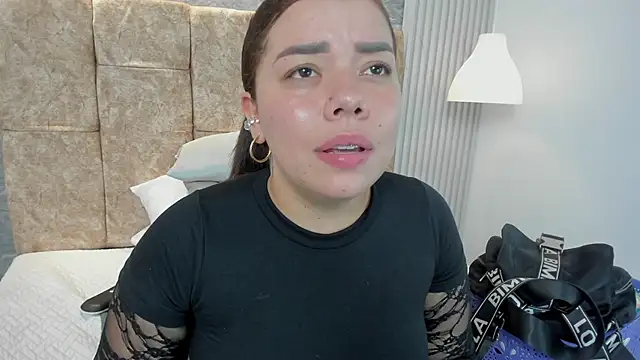 Snapshot of leilapons chatting on 09-23-25, 04:54 leilapons online show from 09-23-25, 04:54