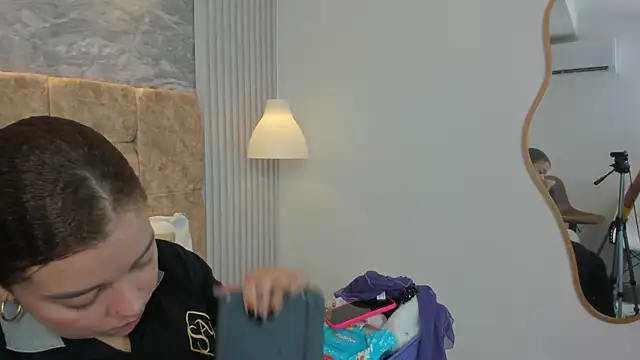 Snapshot of leilapons chatting on 09-24-25, 04:32 leilapons online show from 09-24-25, 04:32