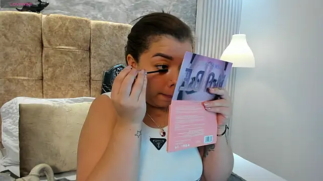 Snapshot of leilapons chatting on 10-31-25, 05:03 leilapons online show from 10-31-25, 05:03