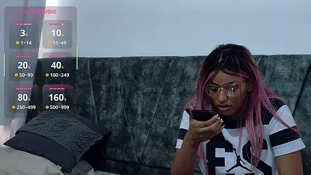 ValeriGallardo17 online show from 09-16-25, 09:05