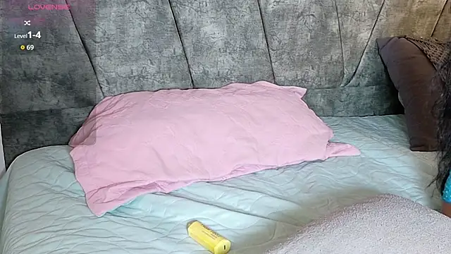 ValeriGallardo17 online show from 11-05-25, 09:48