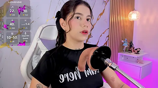 alissaowens  online show from 11-29-25, 10:18