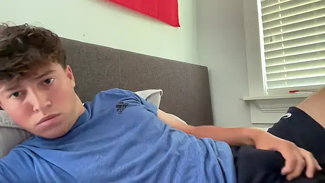 Snapshot of isiah_xx chatting on 09-10-25, 03:45 isiah xx online show from 09-10-25, 03:45