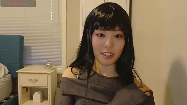 Snapshot of Nana_with chatting on 10-15-25, 01:28 Nana with online show from 10-15-25, 01:28