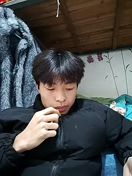 Snapshot of junjun1189 chatting on 11-18-25, 03:45 junjun1189 online show from 11-18-25, 03:45