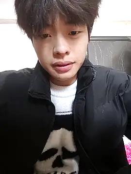 Snapshot of junjun1189 chatting on 12-15-25, 12:26 junjun1189 online show from 12-15-25, 12:26