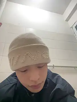 Snapshot of junjun1189 chatting on 02-11-26, 05:40 junjun1189 online show from 02-11-26, 05:40