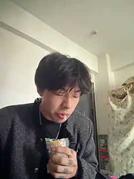 Snapshot of junjun1189 chatting on 04-03-26, 03:04 junjun1189 online show from 04-03-26, 03:04