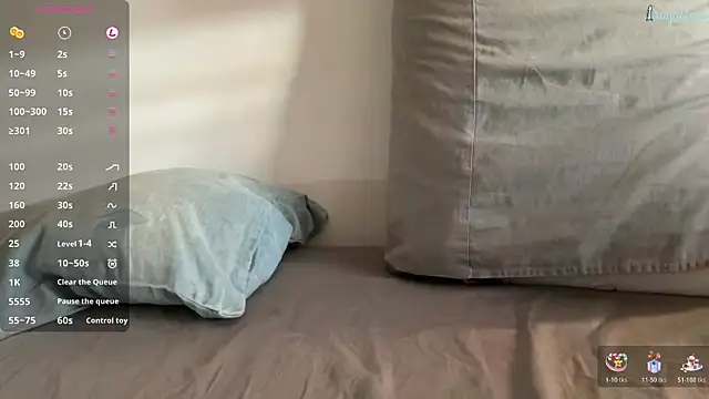 Snapshot of raynstars chatting on 11-16-25, 01:49 raynstars online show from 11-16-25, 01:49