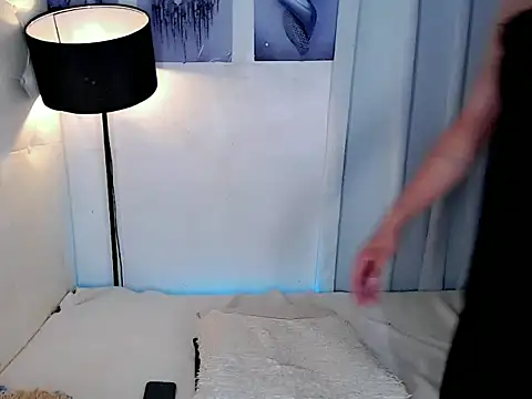 Ionic Aika online show from 12-21-25, 08:32