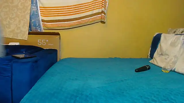 CandyMayaxx2 online show from 12-04-25, 05:21