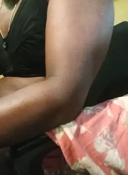 Snapshot of femboyslqueen chatting on 09-26-25, 09:19 femboyslqueen online show from 09-26-25, 09:19