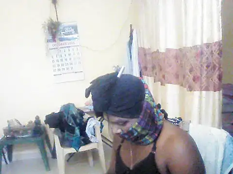 Snapshot of femboyslqueen chatting on 10-22-25, 06:57 femboyslqueen online show from 10-22-25, 06:57