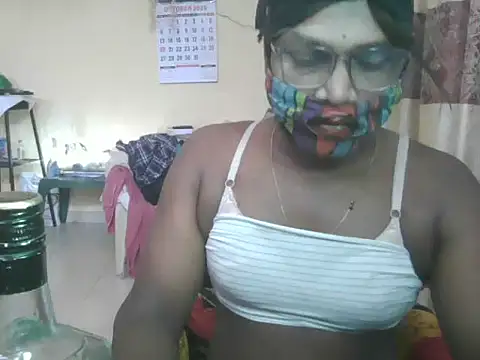 Snapshot of femboyslqueen chatting on 10-23-25, 05:29 femboyslqueen online show from 10-23-25, 05:29