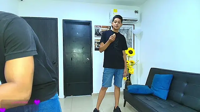 Bisexlifehot   online show from 04-08-26, 11:16