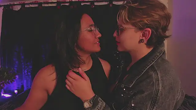 CrazyCakes  online show from 09-12-25, 04:45