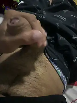 Snapshot of Hector666 chatting on 03-24-26, 01:54 Hector666 online show from 03-24-26, 01:54