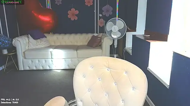 Snapshot of Wendy_Waves chatting on 06-30-26, 02:18 Wendy Waves online show from 06-30-26, 02:18