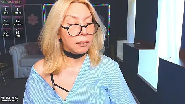 Snapshot of Wendy_Waves chatting on 07-21-26, 01:35 Wendy Waves online show from 07-21-26, 01:35