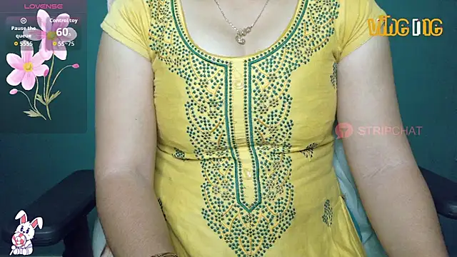 Snapshot of megHana_teLugGu chatting on 09-15-25, 05:35 megHana teLugGu online show from 09-15-25, 05:35