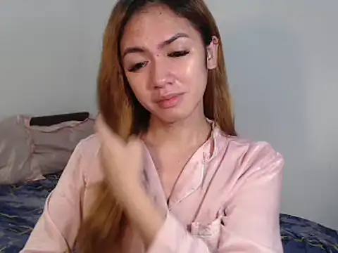 urGoddessChloexxx online show from 12-15-25, 11:42