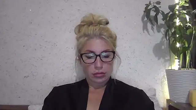 fox red lady7 online show from 10-04-25, 07:34