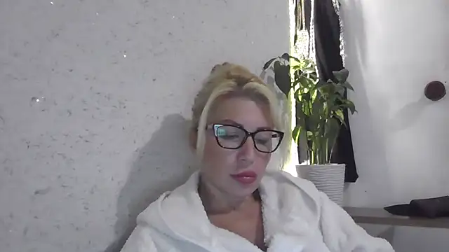 fox red lady7 online show from 10-08-25, 07:22