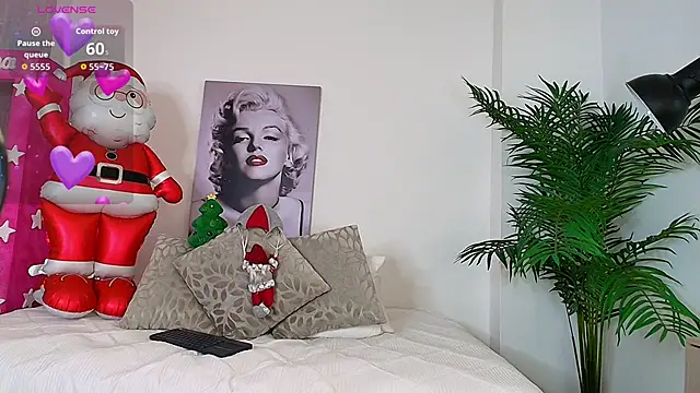 LUNAA    online show from 12-15-25, 03:55