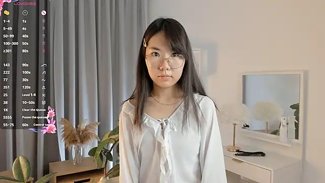 UdelaDodson online show from 09-12-25, 03:34