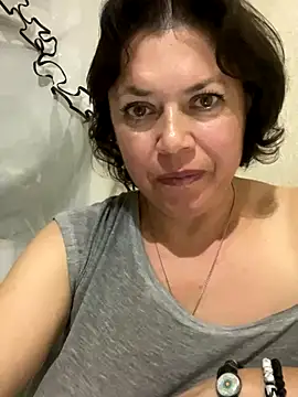 Snapshot of Kiravix chatting on 09-17-25, 07:48 Kiravix online show from 09-17-25, 07:48