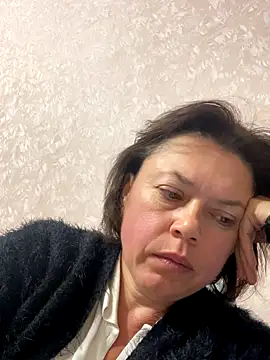 Snapshot of Kiravix chatting on 09-30-25, 11:54 Kiravix online show from 09-30-25, 11:54