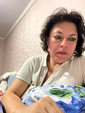 Snapshot of Kiravix chatting on 10-16-25, 08:32 Kiravix online show from 10-16-25, 08:32