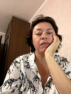 Snapshot of Kiravix chatting on 10-20-25, 04:07 Kiravix online show from 10-20-25, 04:07