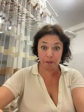 Snapshot of Kiravix chatting on 11-02-25, 01:35 Kiravix online show from 11-02-25, 01:35