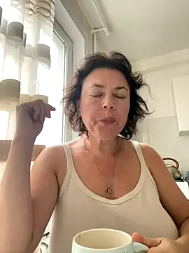 Snapshot of Kiravix chatting on 11-09-25, 10:46 Kiravix online show from 11-09-25, 10:46