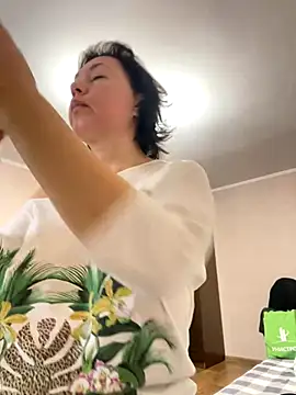 Kiravix online show from 12-19-25, 08:32