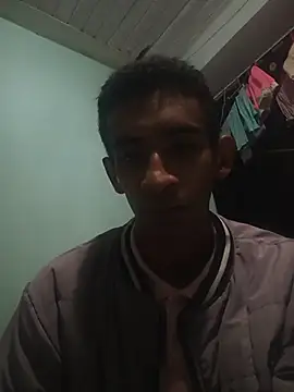 Snapshot of Bruno_Hallss chatting on 06-07-26, 12:04 Bruno Hallss online show from 06-07-26, 12:04