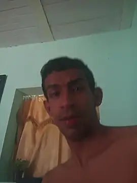 Snapshot of Bruno_Hallss chatting on 06-11-26, 02:15 Bruno Hallss online show from 06-11-26, 02:15