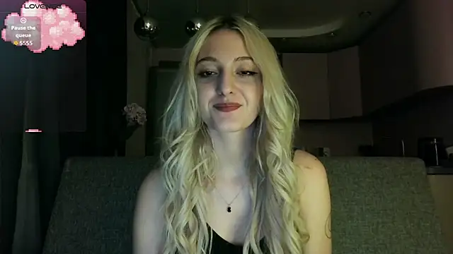 white liillyy online show from 09-08-25, 08:19