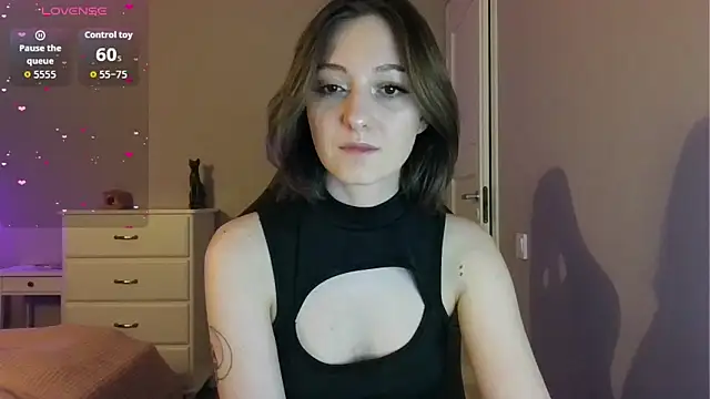 white liillyy online show from 05-20-26, 08:26