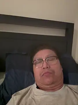 Snapshot of tashaninlife chatting on 12-22-25, 11:57 tashaninlife online show from 12-22-25, 11:57