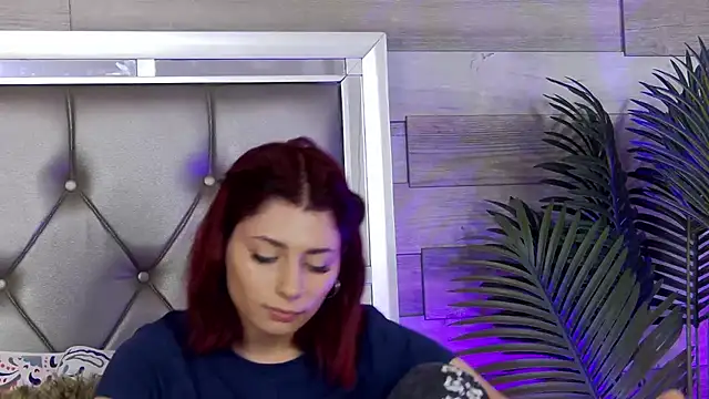 LunaHart online show from 04-05-26, 06:10