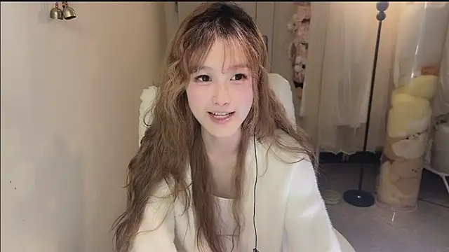 Snapshot of FuFu-puff chatting on 10-27-25, 12:09 FuFu-puff online show from 10-27-25, 12:09