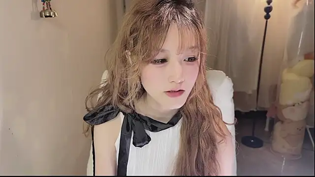 Snapshot of FuFu-puff chatting on 11-02-25, 01:13 FuFu-puff online show from 11-02-25, 01:13