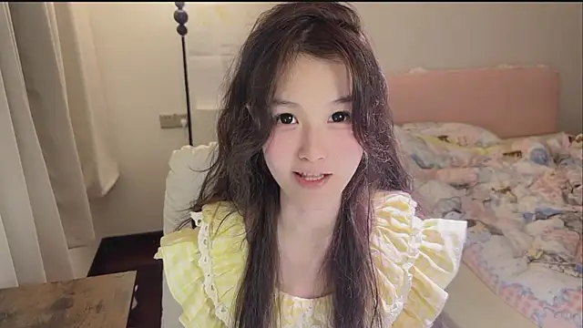 Snapshot of FuFu-puff chatting on 11-28-25, 04:09 FuFu-puff online show from 11-28-25, 04:09