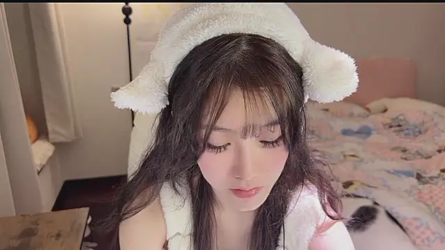 Snapshot of FuFu-puff chatting on 11-29-25, 04:10 FuFu-puff online show from 11-29-25, 04:10