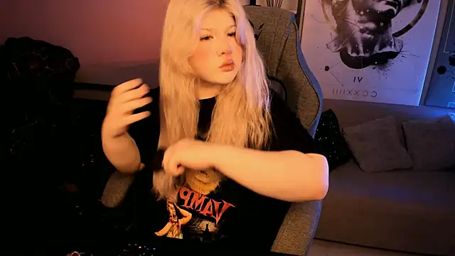 LilithNelson online show from 10-25-25, 05:51