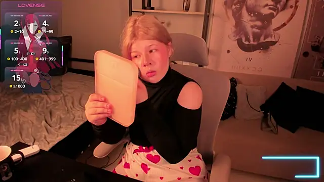 LilithNelson online show from 11-12-25, 08:41